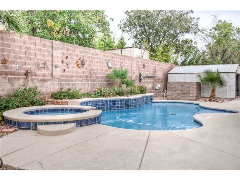 Swimming Pool/Hot Tub/Sauna.