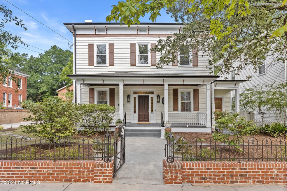005_311_south_3rd_street-1_990