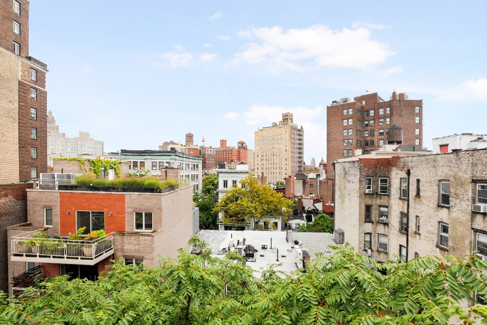 140 W 10th St unit 5-RW, New York, NY 10014 - photo 1