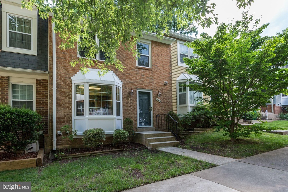 18813 Summer Oak Ct, Germantown, MD 20874 - photo 1