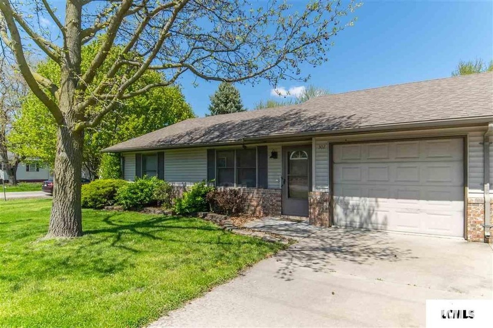 302 Ophir Ave, Lincoln, IL 62656 - photo 1