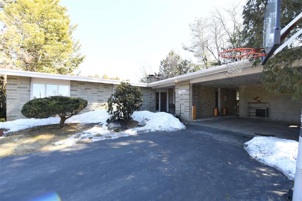 121 Crestview Rd, Manchester, NH 03104 - photo 1