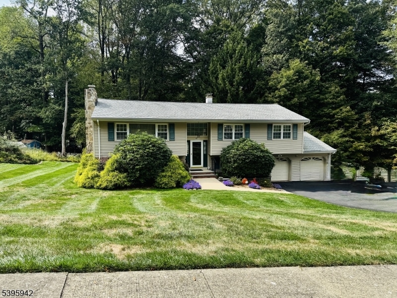 Pending $569,900 • Co-Listing Agent