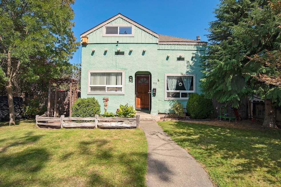 708 SW Burgess St, Grants Pass, OR 97526 - photo 1