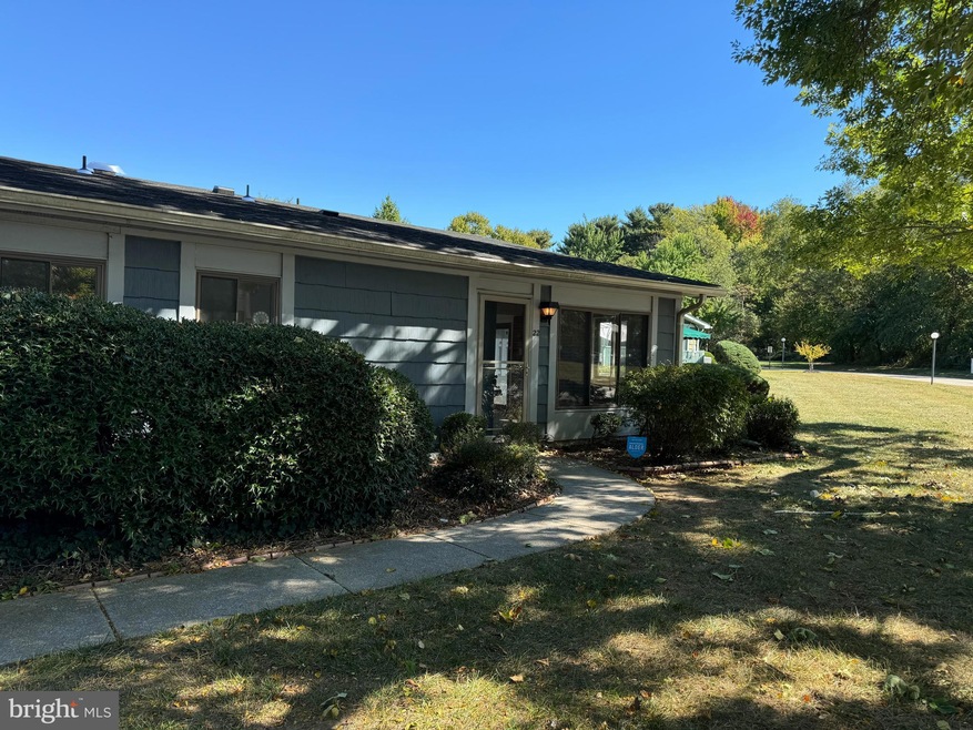 22 Maplewood Ct, West Deptford, NJ 08066 - photo 1