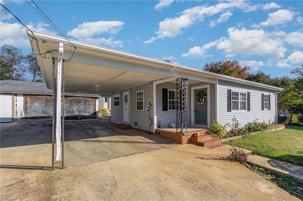 411 Greenlawn Dr, Asheboro, NC 27203 - photo 1