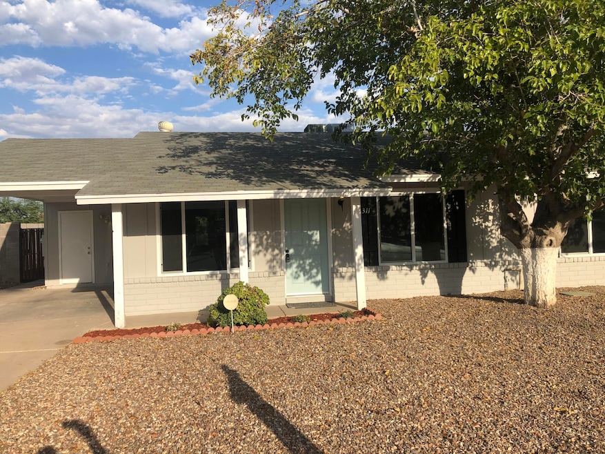 311 N Los Feliz Dr, Chandler, AZ 85226 - photo 1