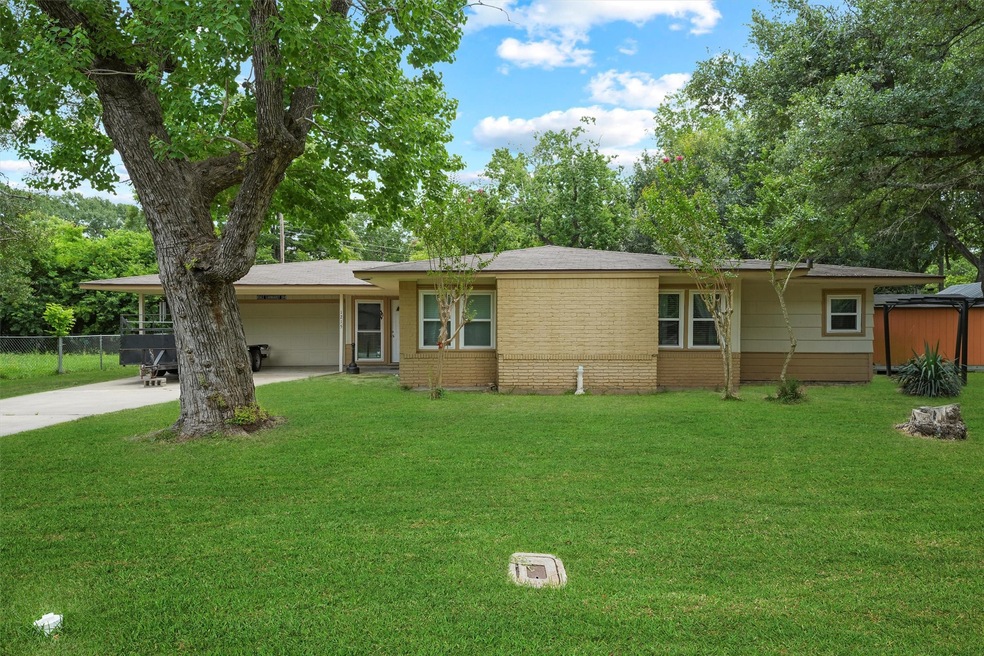 1215 Courtney St, Richmond, TX 77469 - photo 1