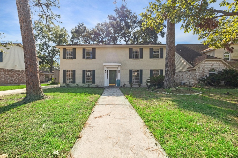 5019 Oak Shadows Dr, Houston, TX 77091 - photo 1