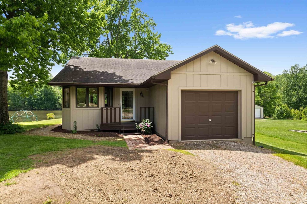 Lakefront living on 1.28 Acres on the Northwest Si