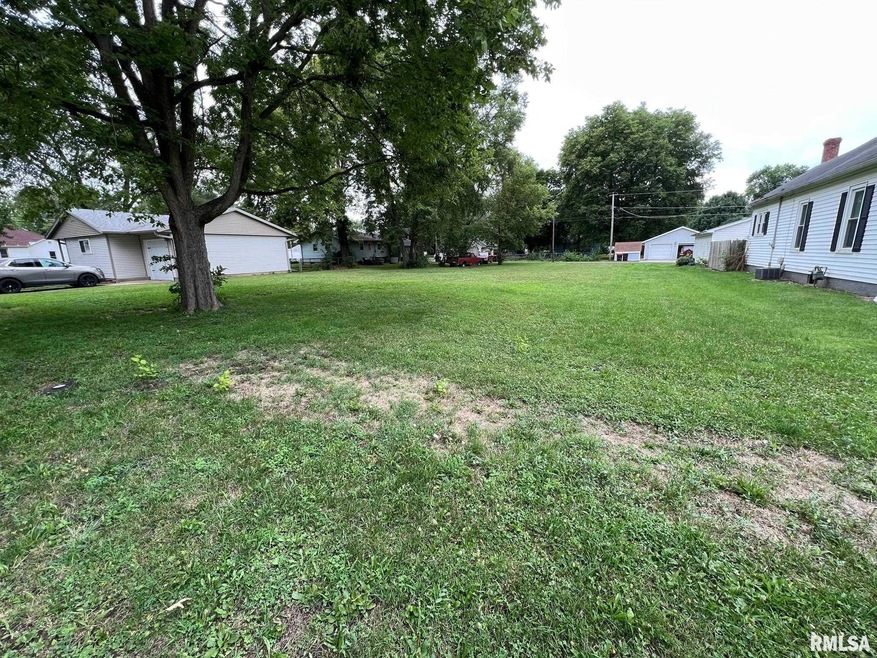 908 Decatur St, Lincoln, IL 62656 - photo 1