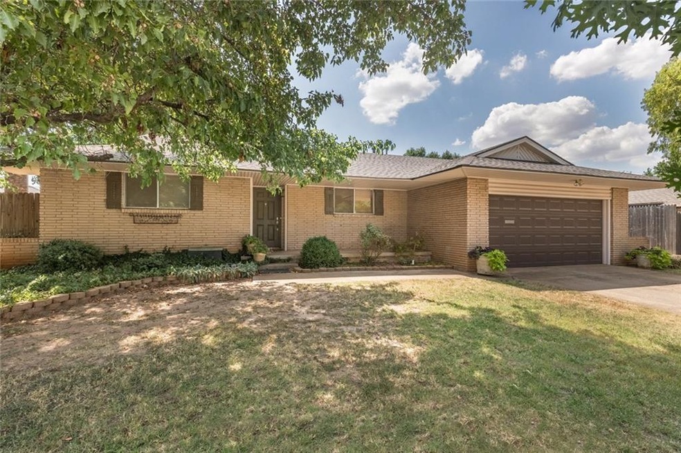 6005 N Meridian Place, Oklahoma City, OK 73122 - photo 1