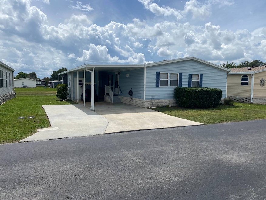 39534 Keiths Cir, Zephyrhills, FL 33542 - photo 1