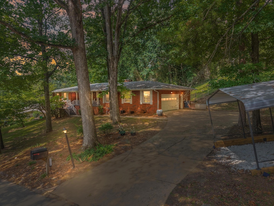 Coming Soon $650,000 • Co-Listing Agent