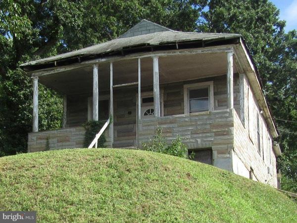 245 Zeppelin Ave, Brooklyn, MD 21225 - photo 1