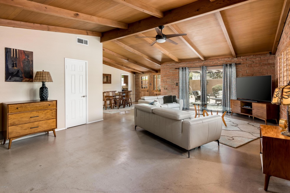 5205 N 44th St - High Res-19