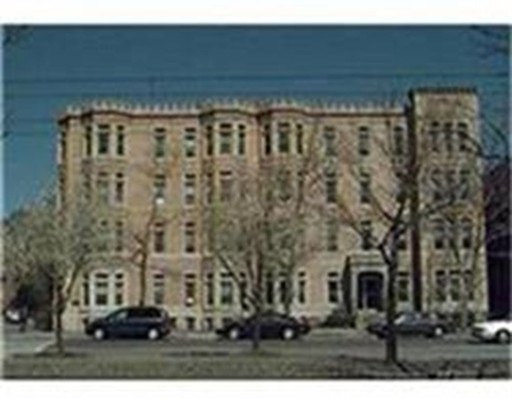 3 Englewood Ave unit 5, Brookline, MA 02445 - photo 1