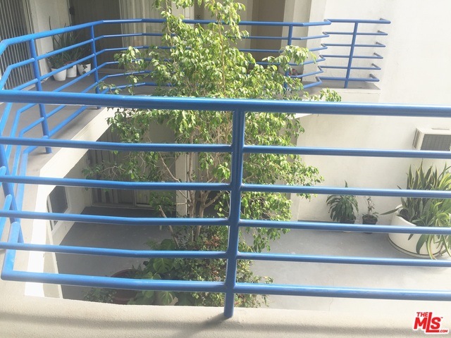 1750 N Sycamore Ave unit 206, Los Angeles, CA 90028 - photo 1