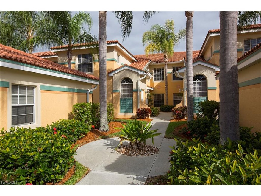 Fabulous 2 bedroom plus den, 2 bathroom furnished condo!
