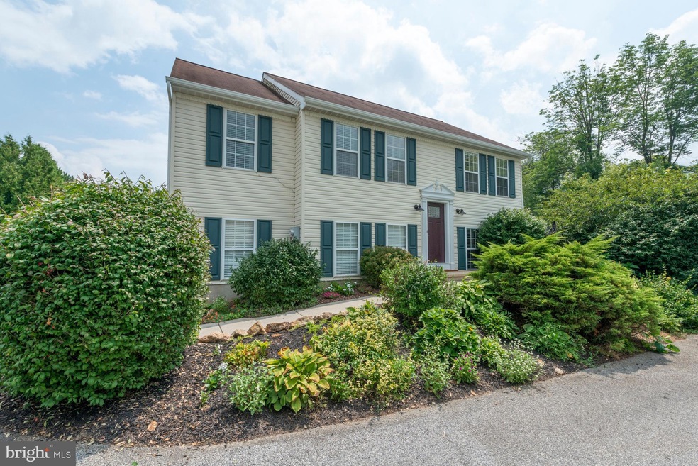 236 S Lime St, Quarryville, PA 17566 - photo 1