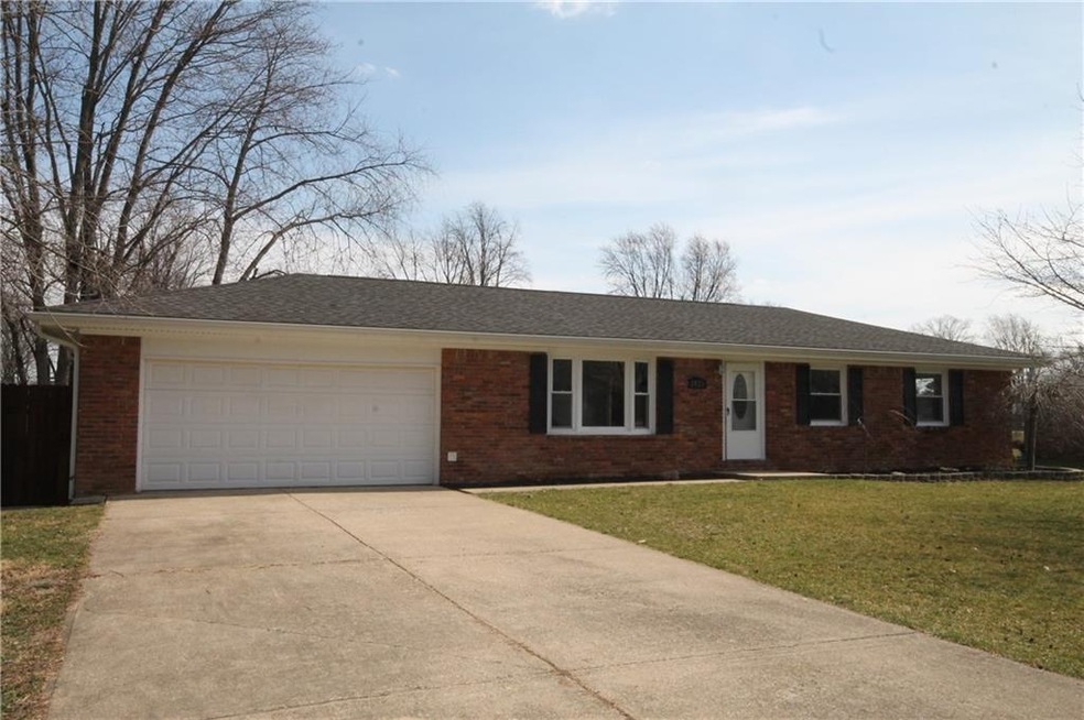 3425 Virginia St, Columbus, IN 47203 - photo 1