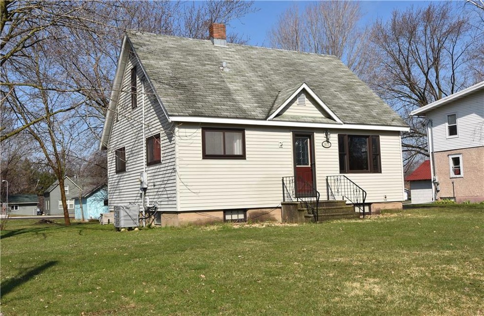  Move in ready home located in the heart of the Is
