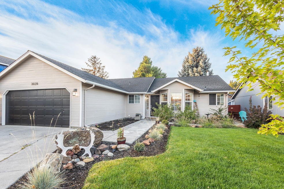 3028 SW Quartz Place, Redmond, OR 97756 - photo 1