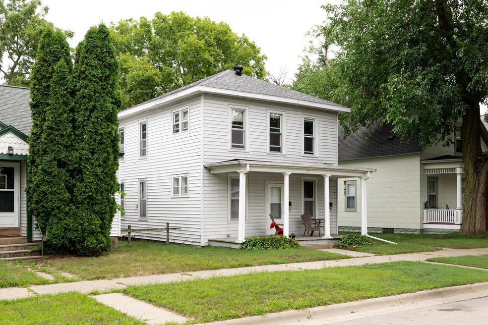 1808 Loomis St Front Pic