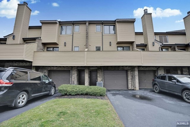 Sold $700,000 • Co-Listing Agent