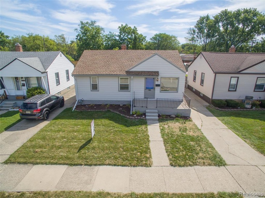 26330 Blumfield St, Roseville, MI 48066 - photo 1