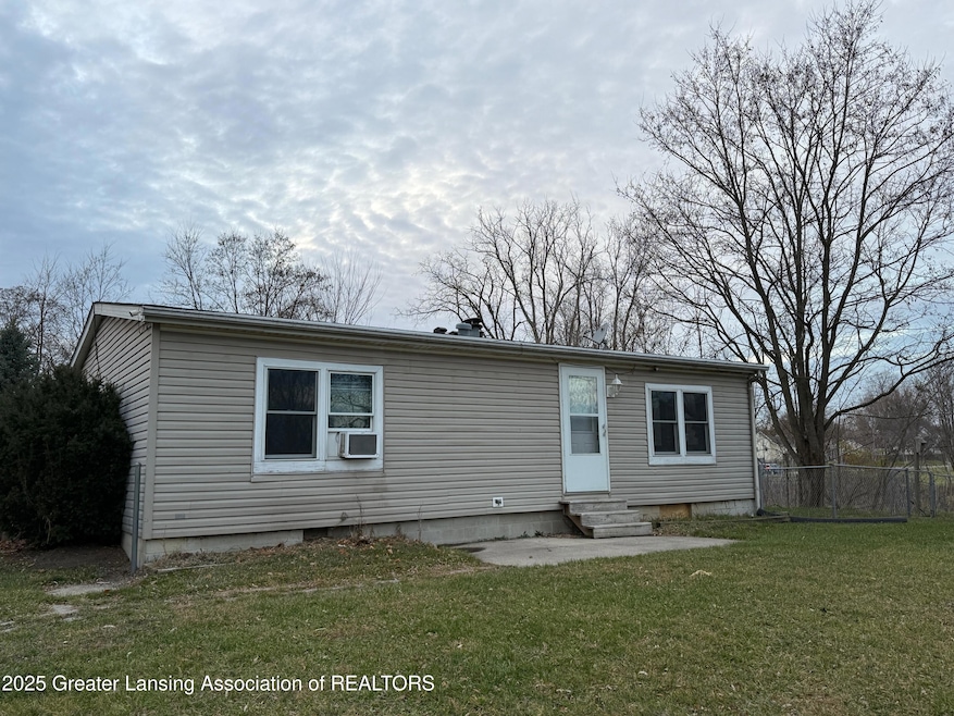 6815 Aurelius Rd, Lansing, MI 48911 - photo 1