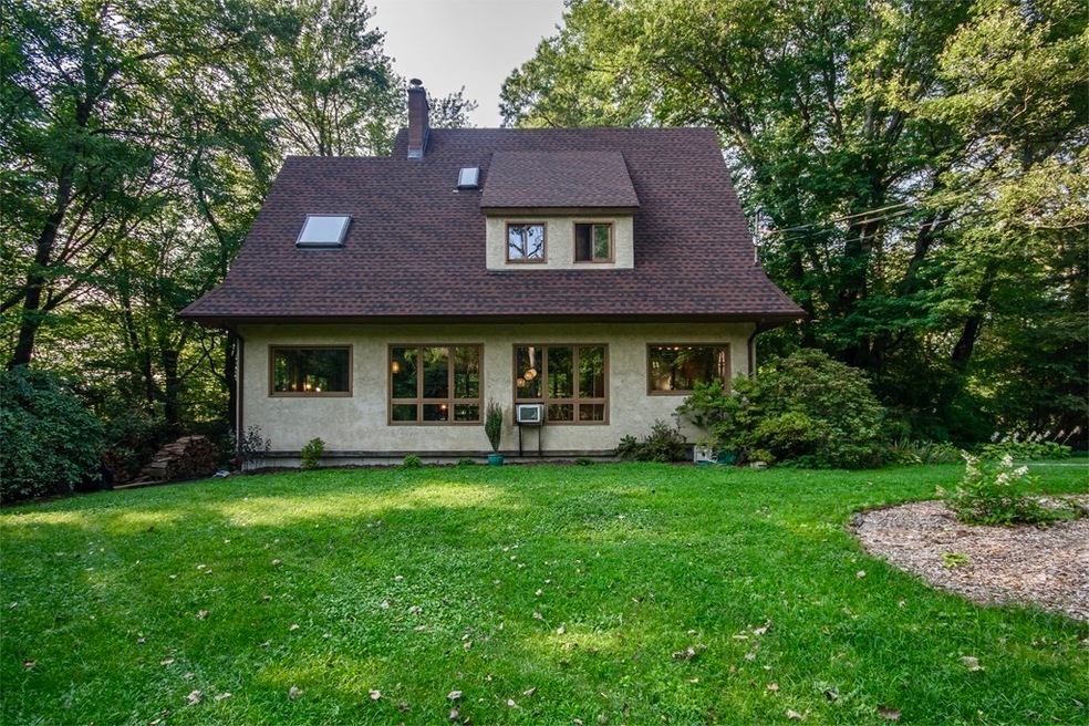 77 Hockanum Rd, Hadley, MA 01035 - photo 1