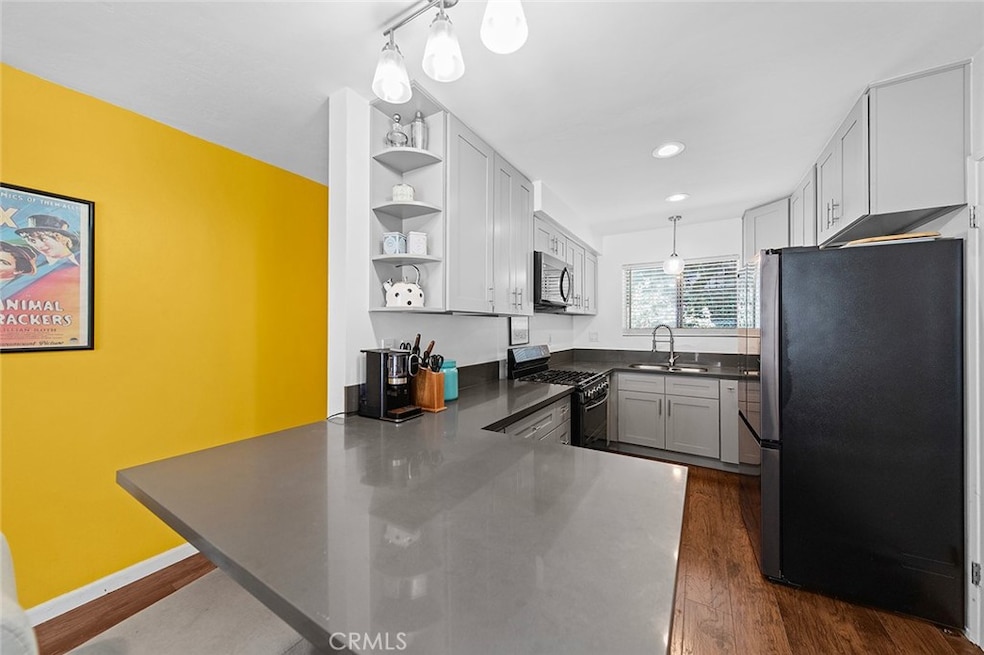 1260 E 4th St unit 6, Long Beach, CA 90802 - photo 1