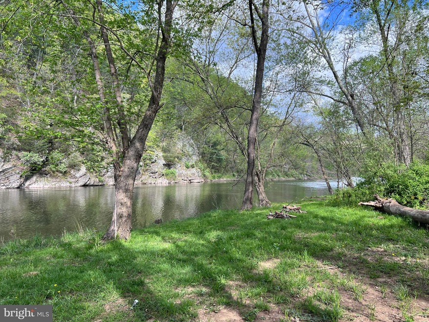 150 Dun Rovin Ln, Great Cacapon, WV 25422 - photo 1