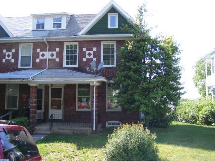 1310 Hampden Blvd, Reading, PA 19604 - photo 1