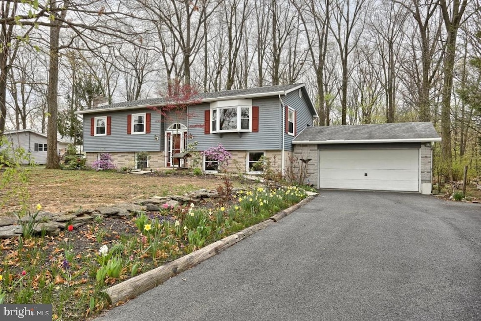 70 Eisenhauer Rd, Myerstown, PA 17067 - photo 1