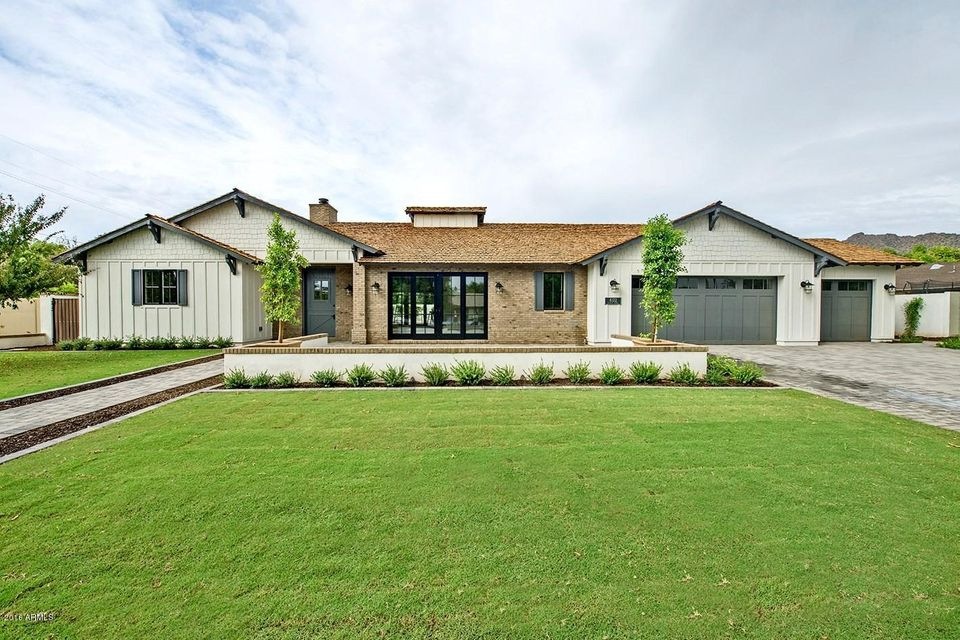 001_Beautiful Curb Appeal
