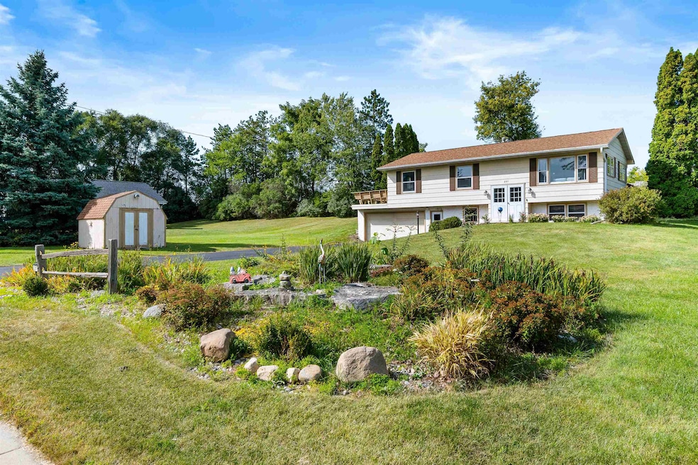 201 Cedar St, Johnson Creek, WI 53038 - photo 1