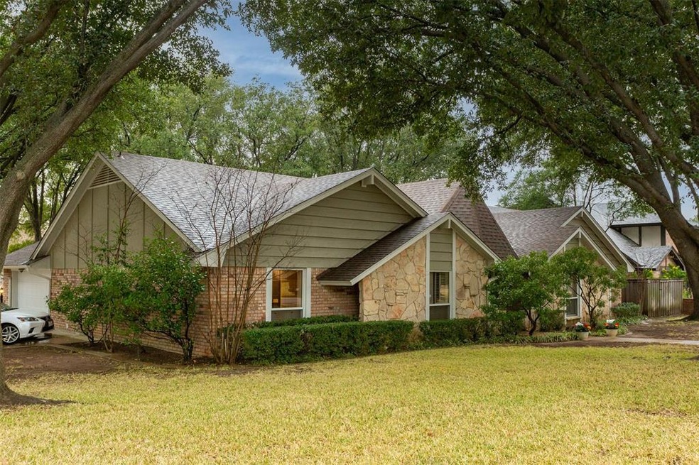 1100 Crowley Rd, Arlington, TX 76012 - photo 1