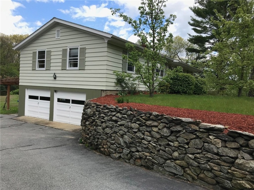 787 Pound Hill Rd, North Smithfield, RI 02896 - photo 1