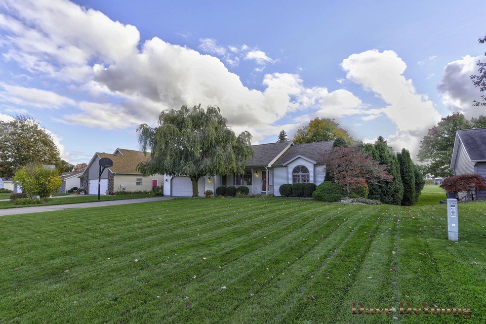 3-web-or-mls-10148-holiday-dr