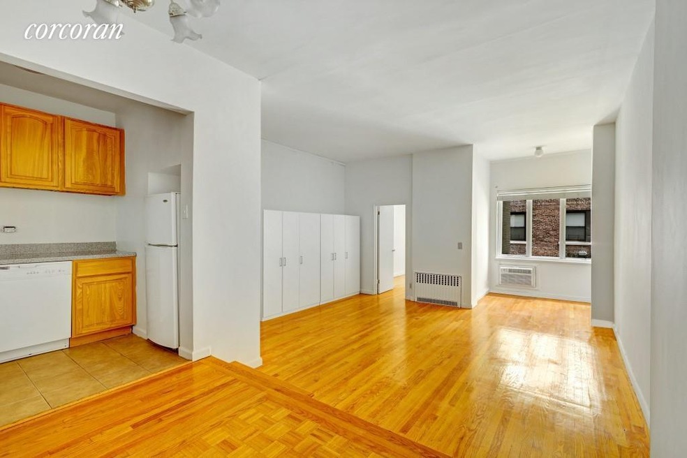 27 W 71st St unit 2B, New York, NY 10023 - photo 1