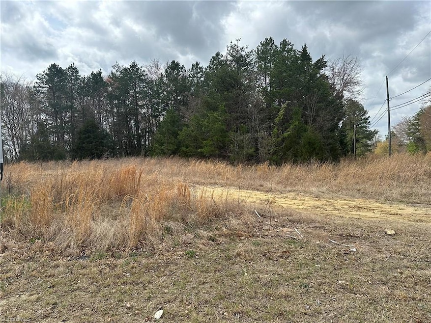Large Lot. Corner of Griffith Rd and Snead.