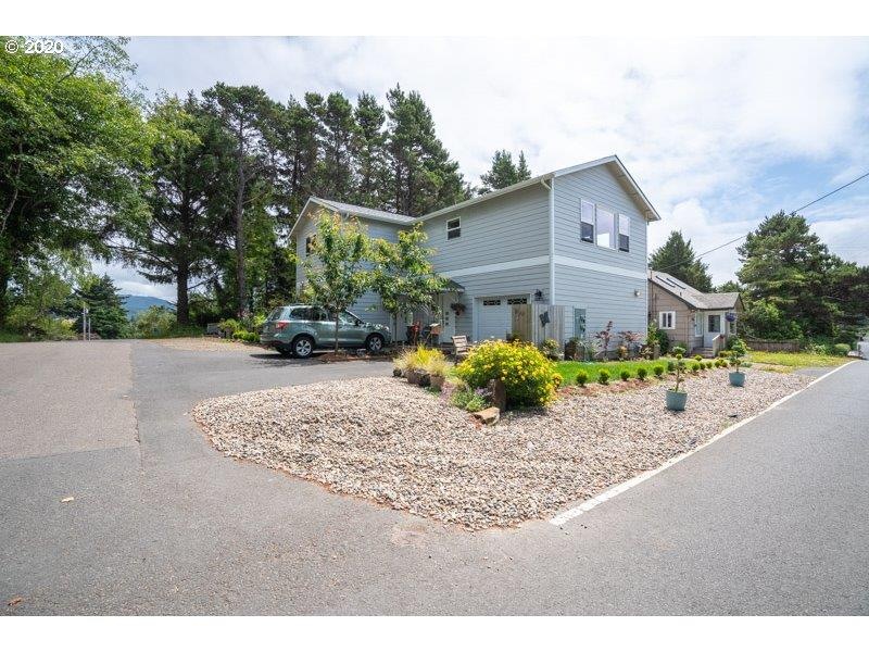 1012 SW 11th St, Lincoln City, OR 97367 - photo 1