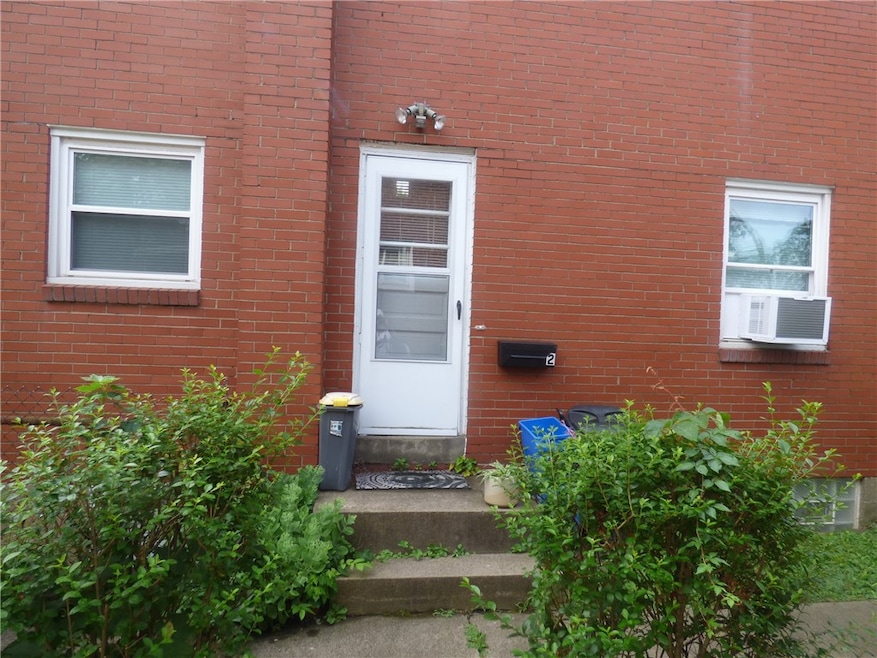 41 Charlton St unit 2, Pittsburgh, PA 15205 - photo 1