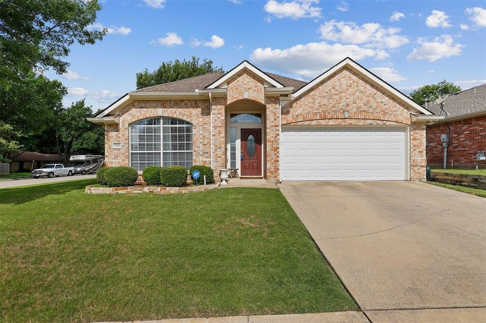 7101 Herman Jared Dr, North Richland Hills, TX 76182 - photo 1