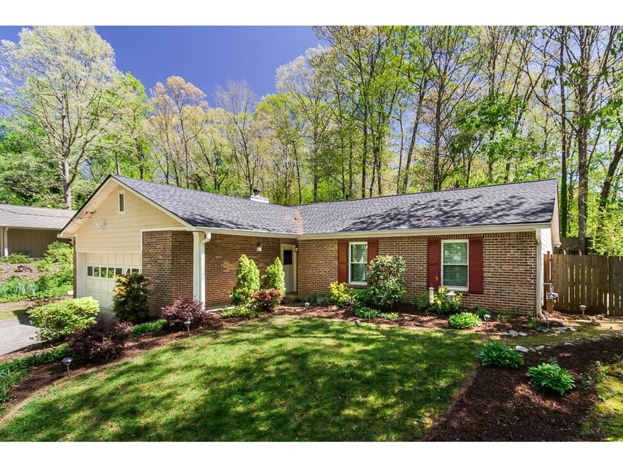 Charming Home conveniently located to take advanta