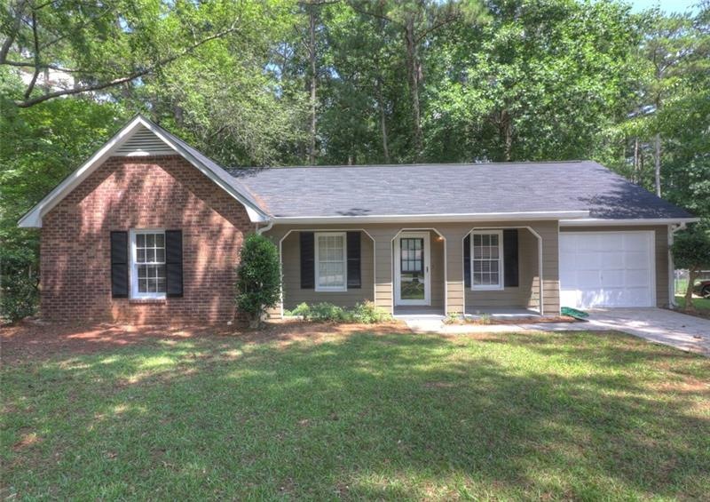 8726 Collins Dr, Jonesboro, GA 30236 - photo 1