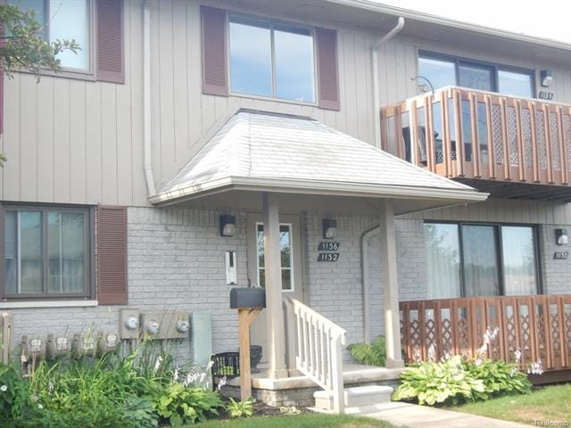 Copy of 1136 Hillcrest - Front Entrance.jpg
