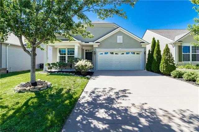 9022 Meadow View Dr, Shawnee, KS 66227 - photo 1